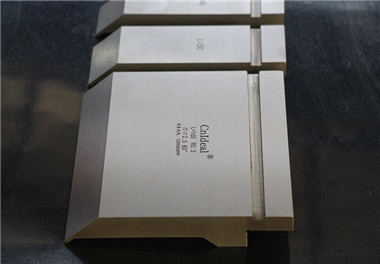 廣州某電器制造有限公司購買折彎機模具